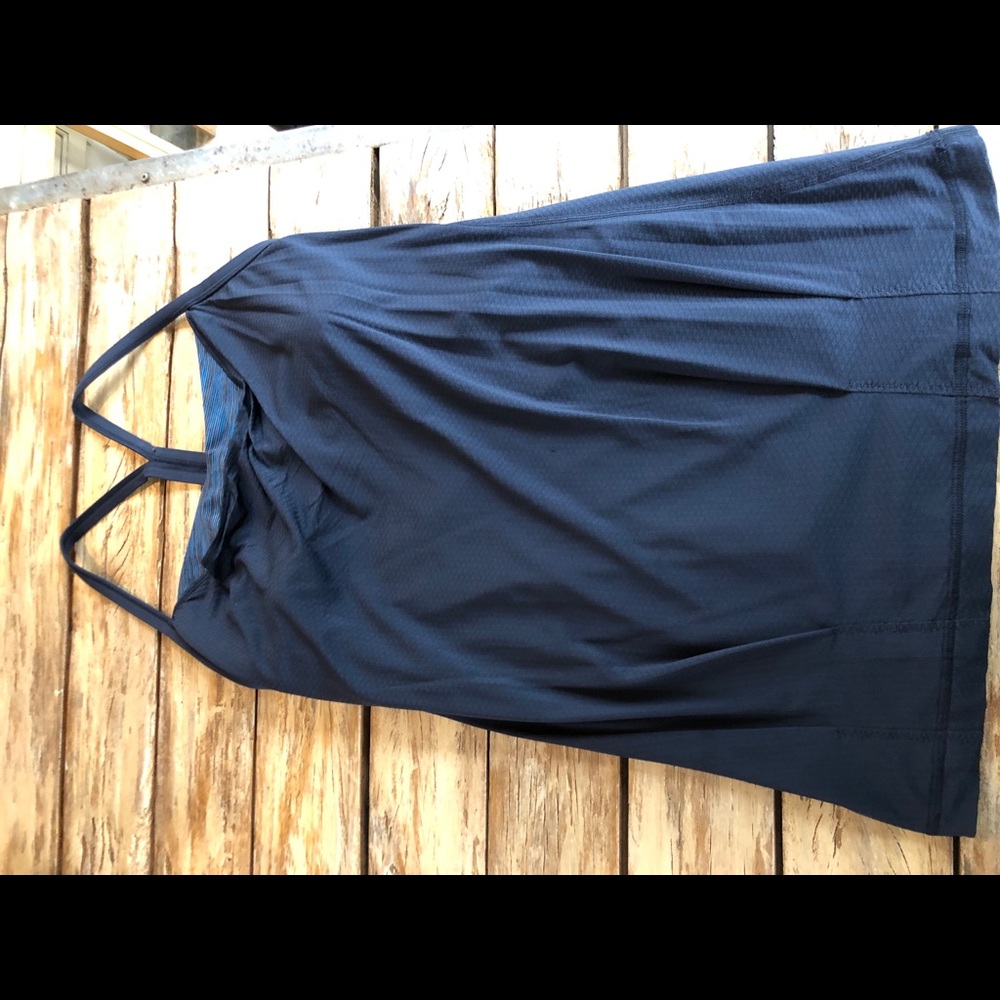 Flash sale.Women’s Lululemon dark blue top SZ 8-10